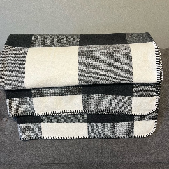 Roca Home Throw Blanket Made in Portugal Cotton Blend Grey Black Ivory 50” x 67” - Picture 1 of 13